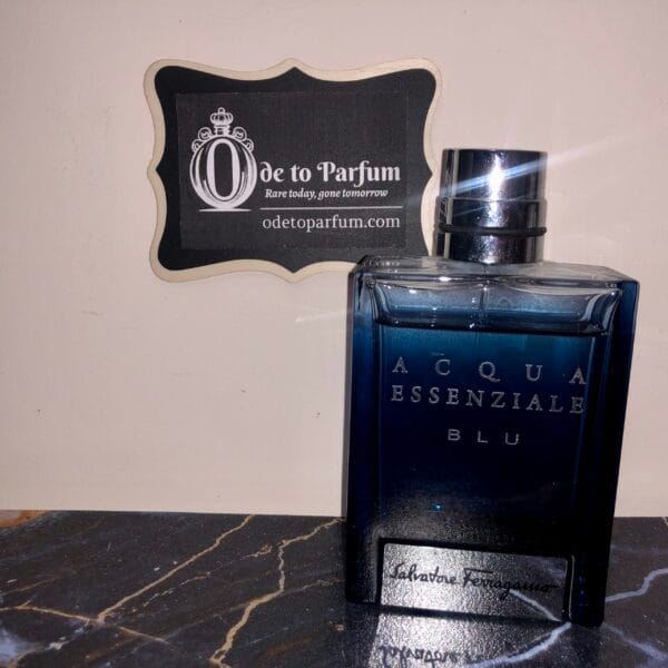 acqua essenziale blu