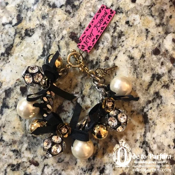 Winter Bracelet Pearls, Bows, Crystal Balls NWT
