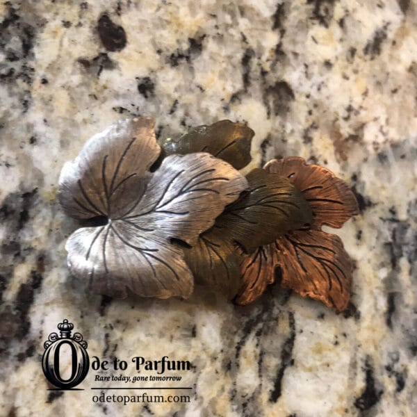maple leaf pin