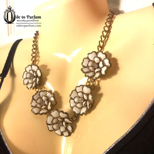 s-l1600 (1) Camellia Necklace GREFI ITALY Elegant White Floral