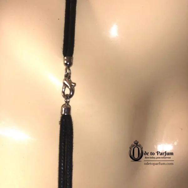 Minimalist Necklace Round Artistic Pendant