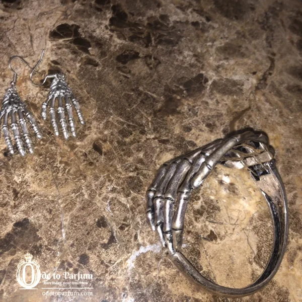 Gothic Jewelry ☠️ Skeleton Hand Earrings Bracelet Set