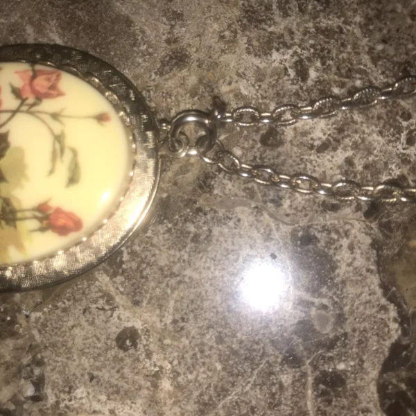 Locket Necklace ~ Vintage, with Gold Chain & Red Roses!