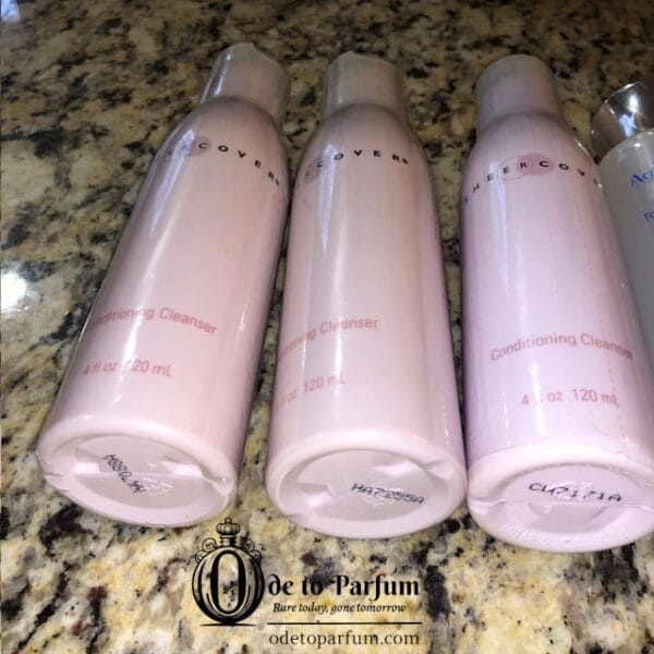 Sheer Cover Conditioning Cleanser Y2K ✨RARE✨