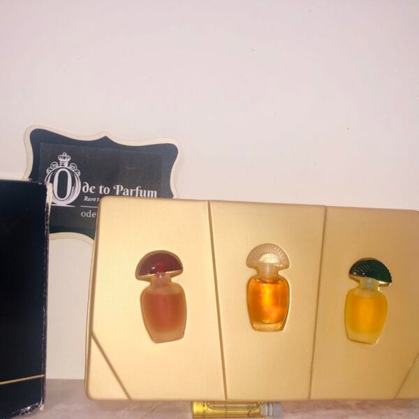 IMG_9694 Avon RARE GOLD, RARE EMERALDS, RARE RUBIES 1999