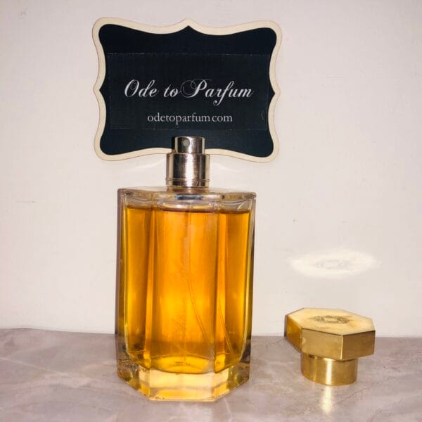 Coeur de Vetiver Sacre L'Artisan Parfumeur bottle logo