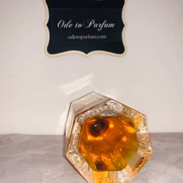 Coeur de Vetiver Sacre L'Artisan Parfumeur bottom of bottle