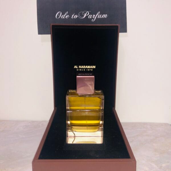 amber oud tobacco edition eau de parfum standing in velvet-lined box