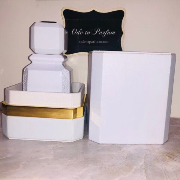 Ajmal Violet Musc eau de parfum spray back of bottle